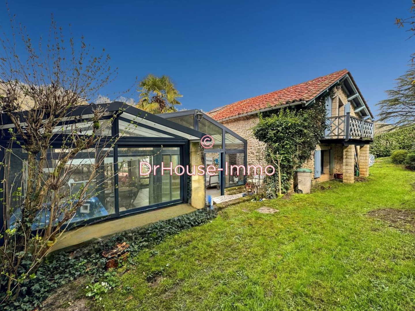 Maison 8 pièces de 250 m² - Périgueux (24000)