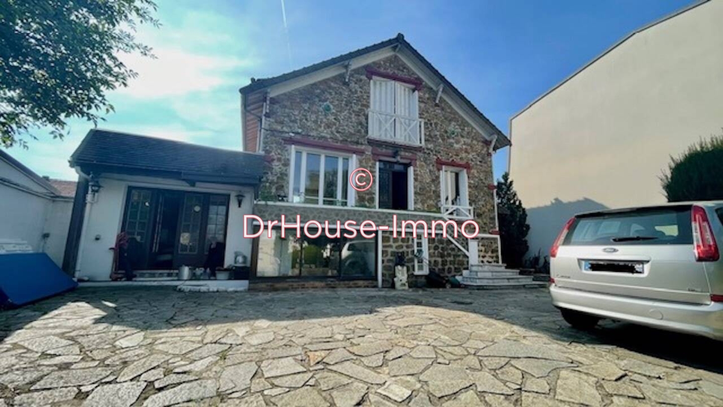 Maison 5 pièces de 140 m² - Gagny (93220)