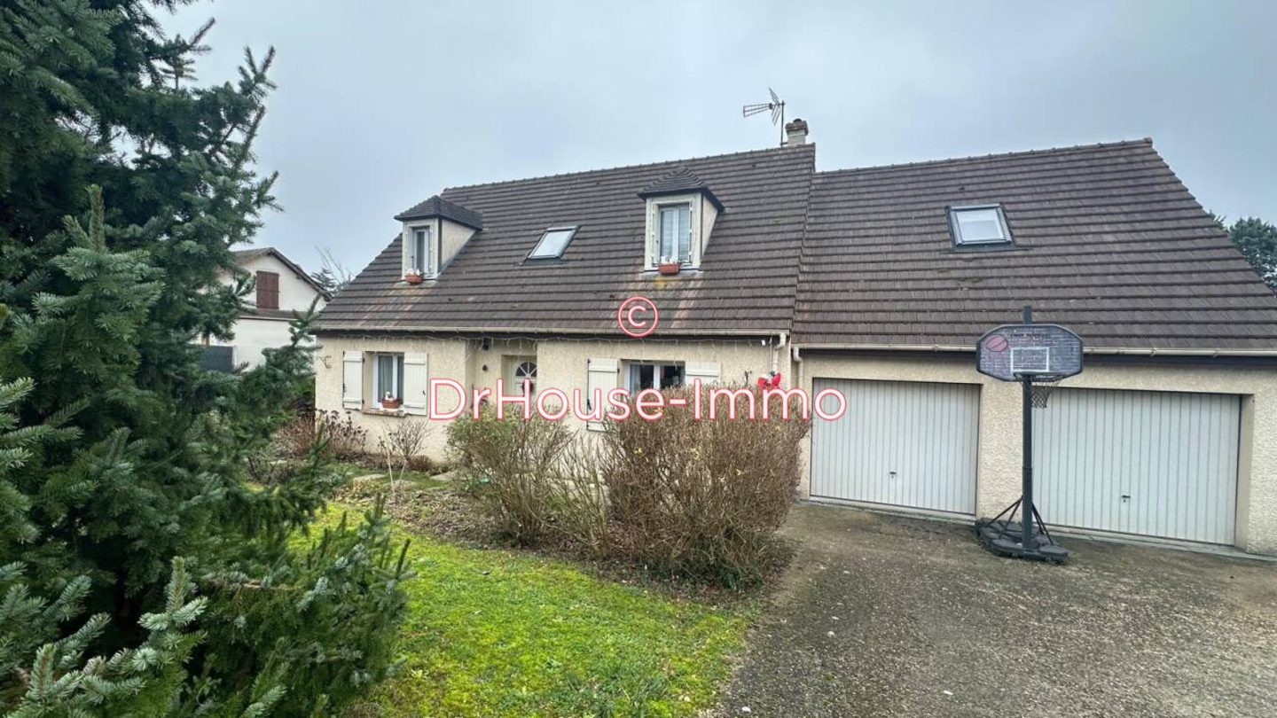 Maison 8 pièces de 151 m² - Mousseaux-sur-Seine (78270)