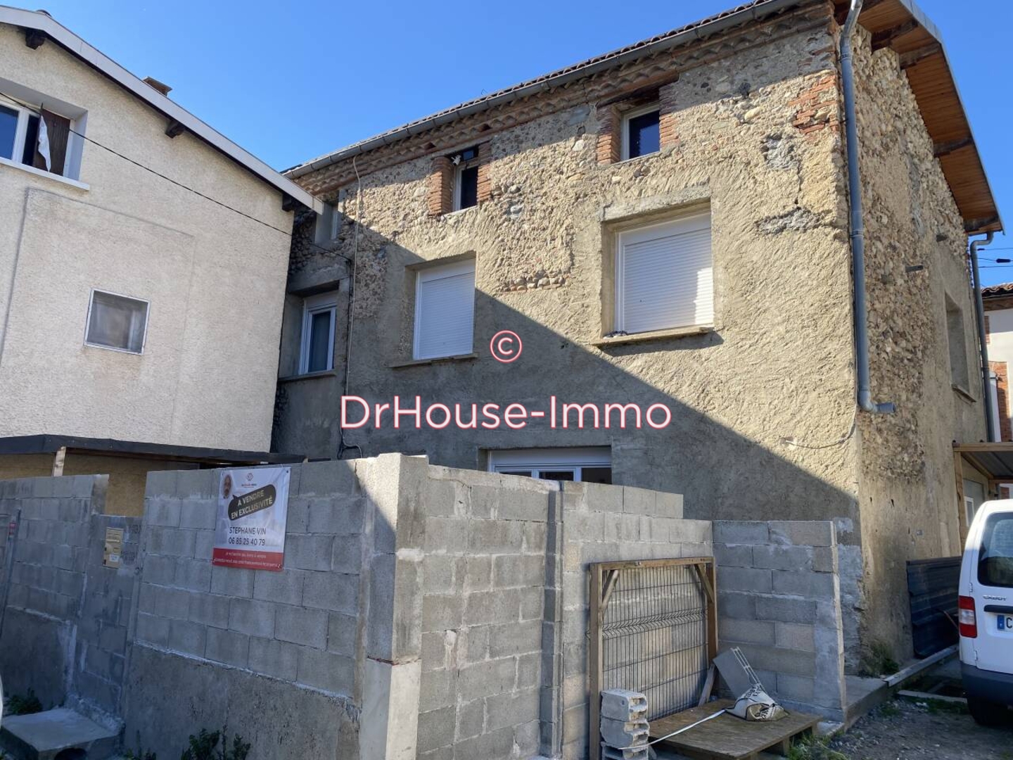Maison 10 pièces de 180 m² - La Tour-du-Crieu (09100)