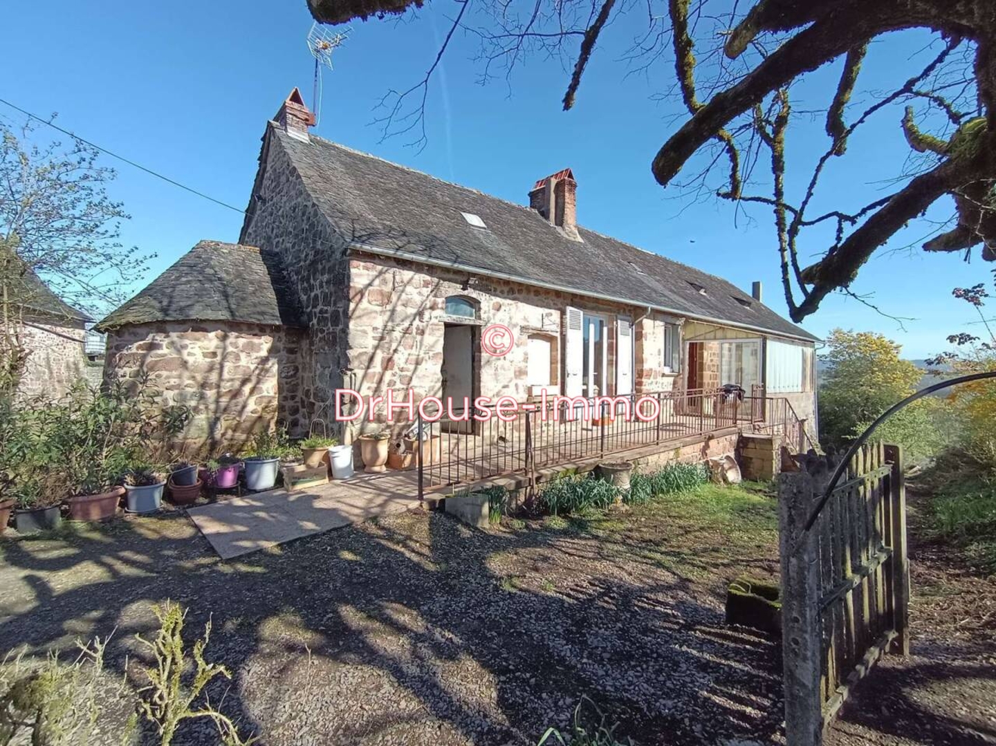 Maison 7 pièces de 125 m² - Rosiers-de-Juillac (19350)