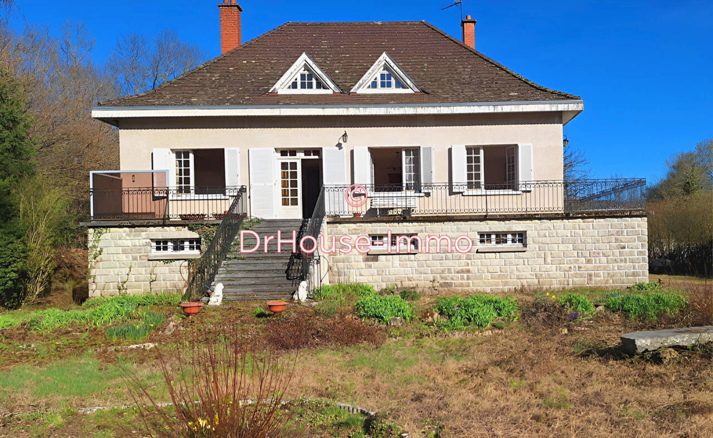 Maison 7 pièces de 161 m² - Ambert (63600)