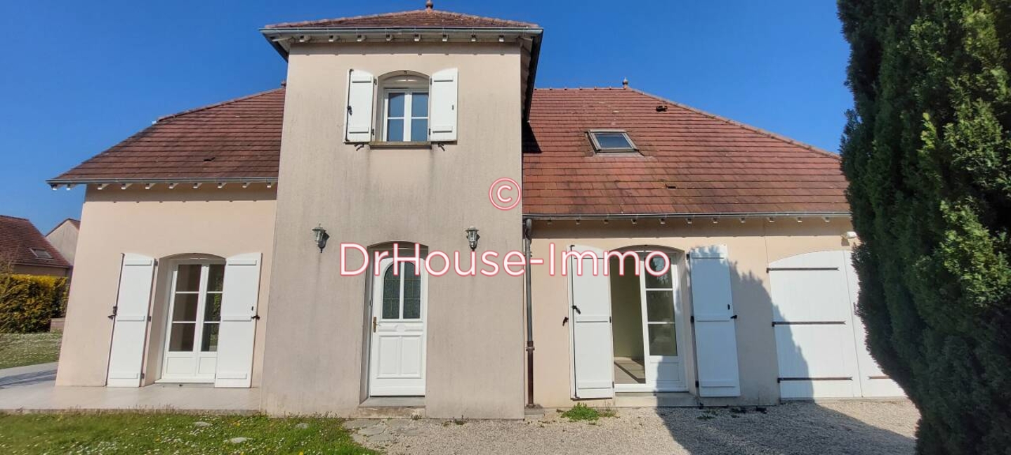 Maison 6 pièces de 130 m² - Saint-Germain (10120)