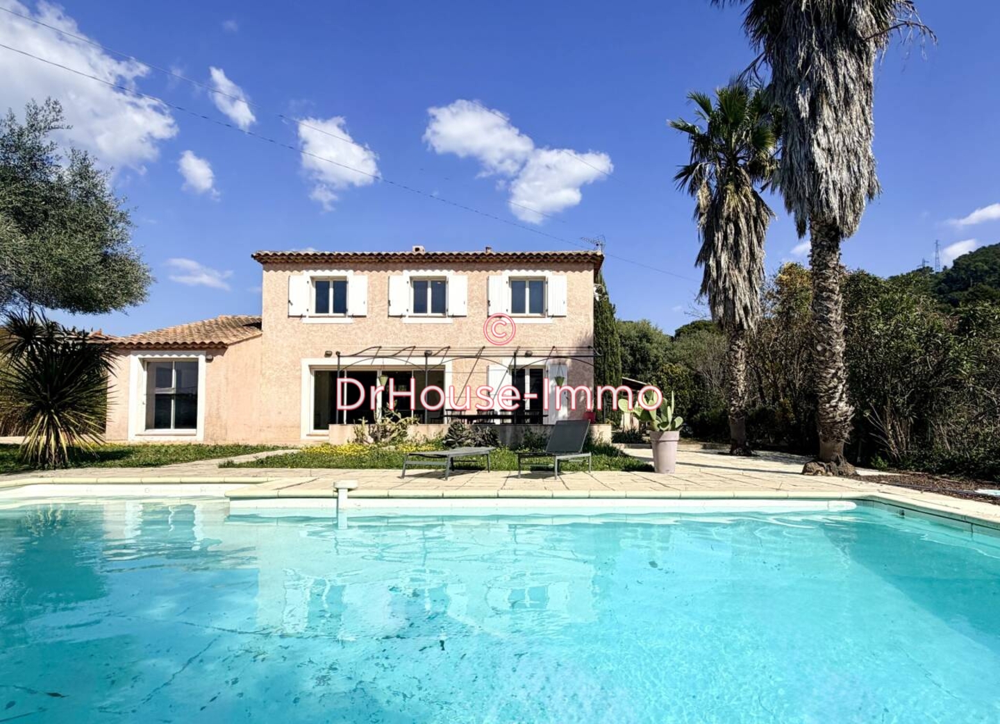 Maison 6 pièces de 150 m² - Ceyreste (13600)