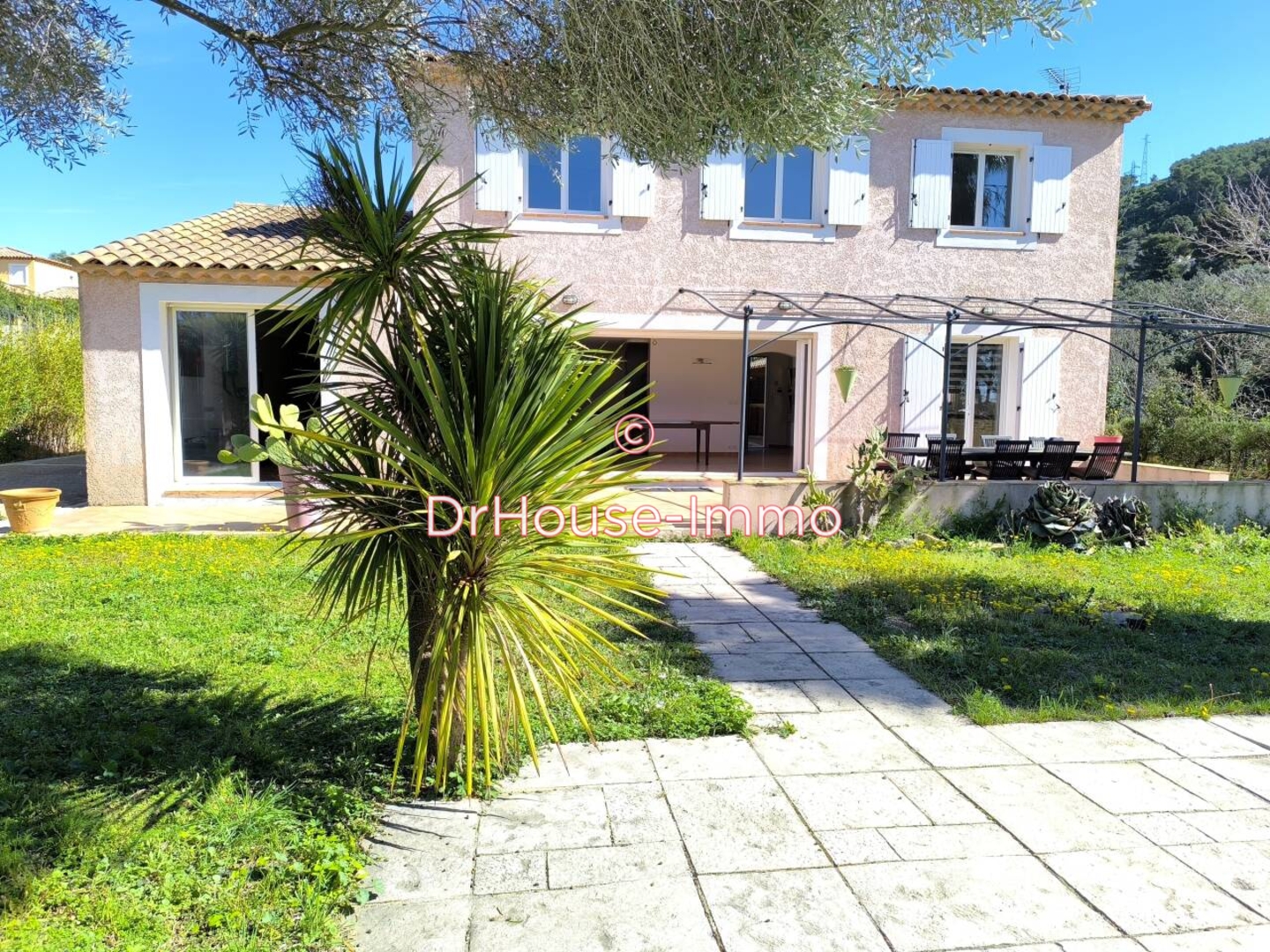 Maison 6 pièces de 152 m² - Ceyreste (13600)