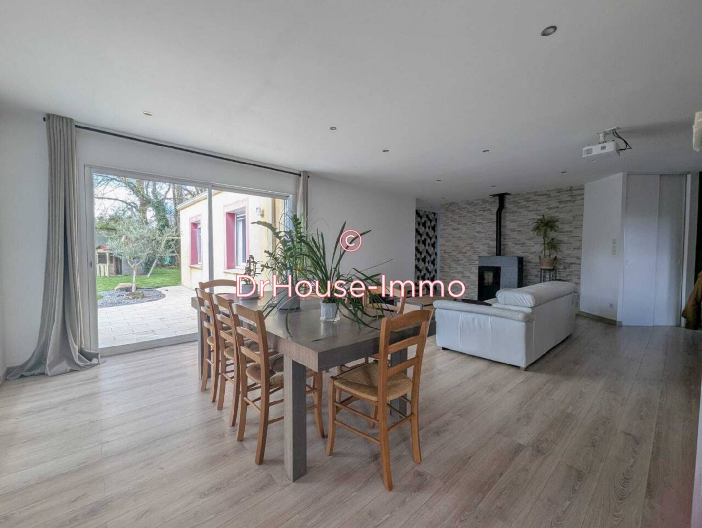 Maison 6 pièces de 143 m² - Lège (44650)