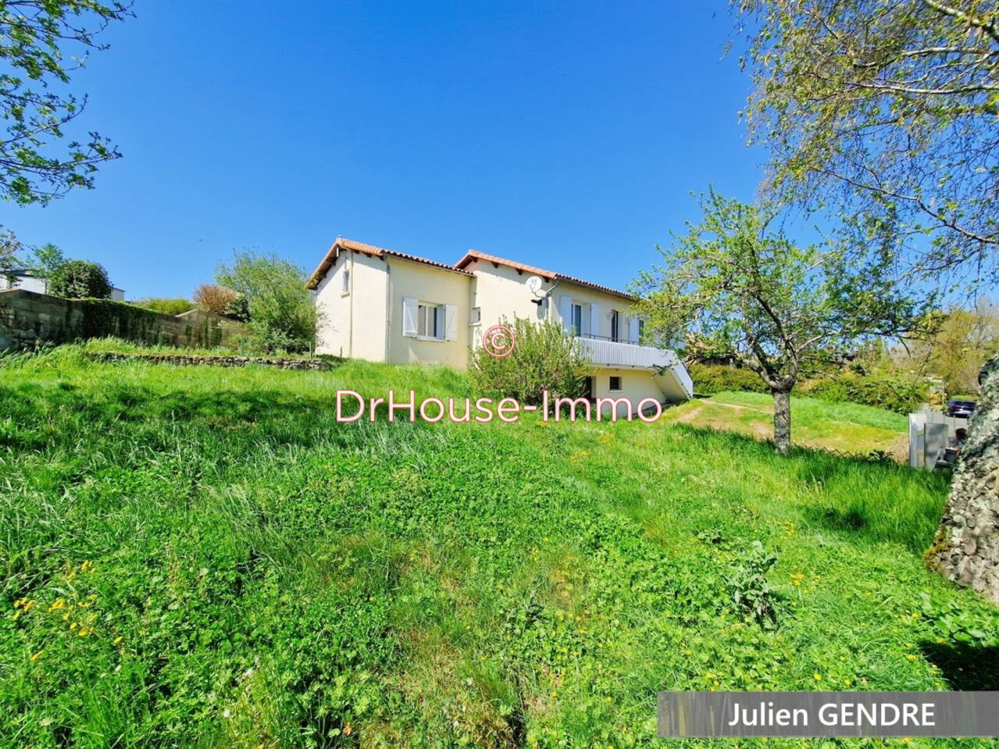 Maison 5 pièces de 125 m² - Saint-Romans-lès-Melle (79500)