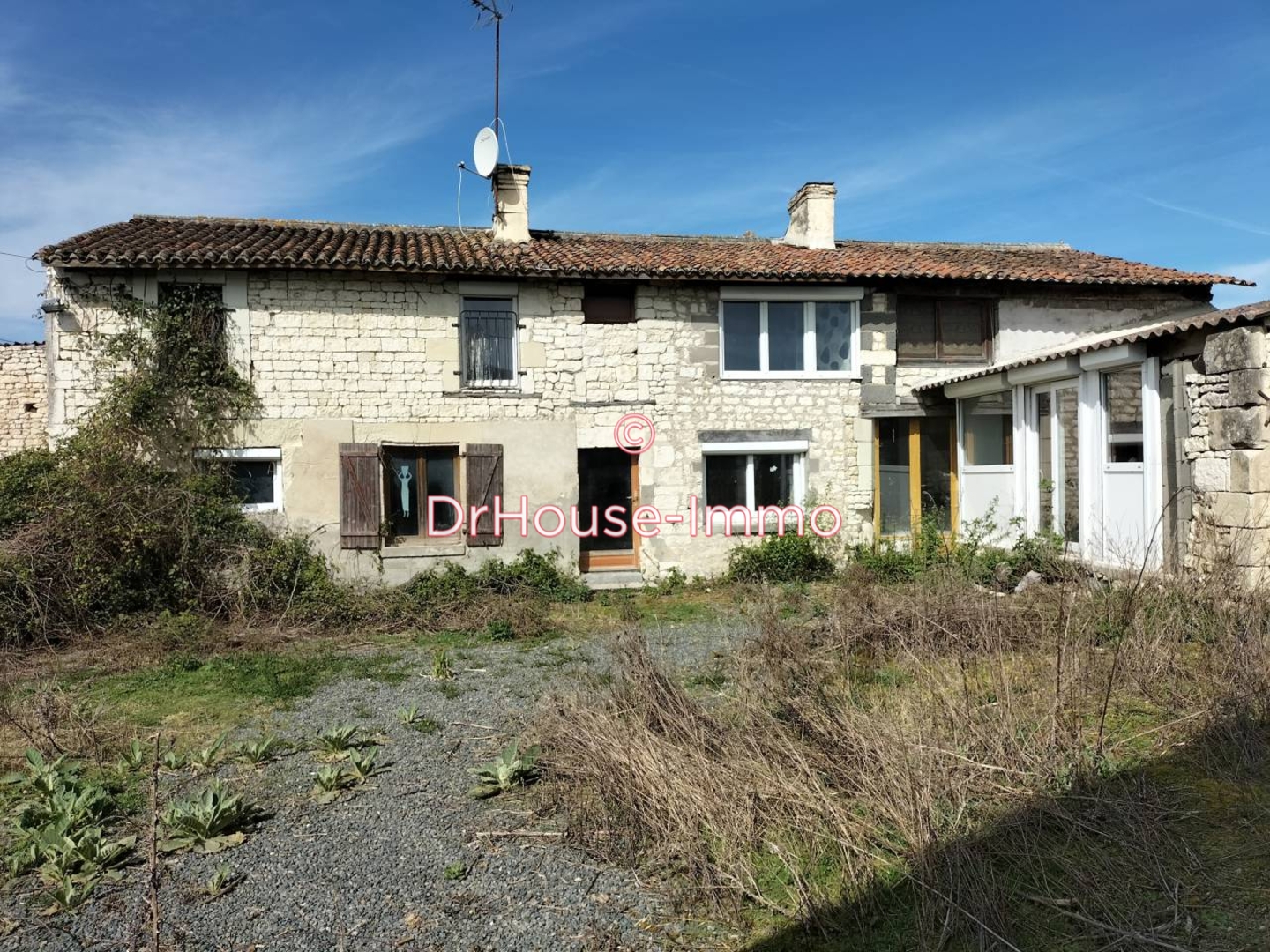 Maison 5 pièces de 114 m² - La Roche-Rigault (86200)