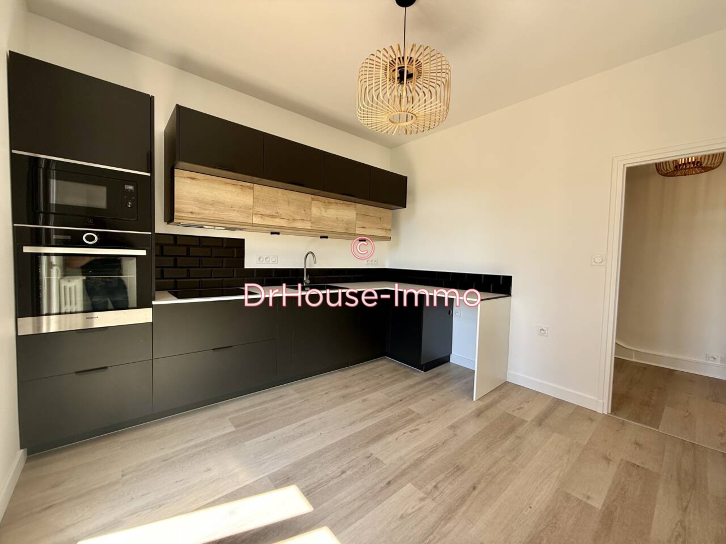 Maison 9 pièces de 183 m² - Brive-la-Gaillarde (19100)