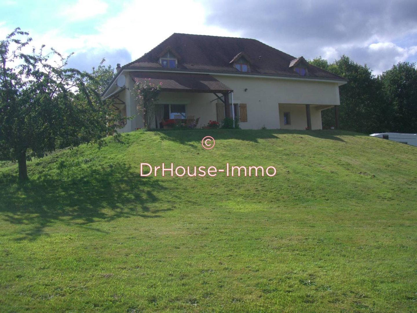 Maison 7 pièces de 185 m² - Mareuil (24340)