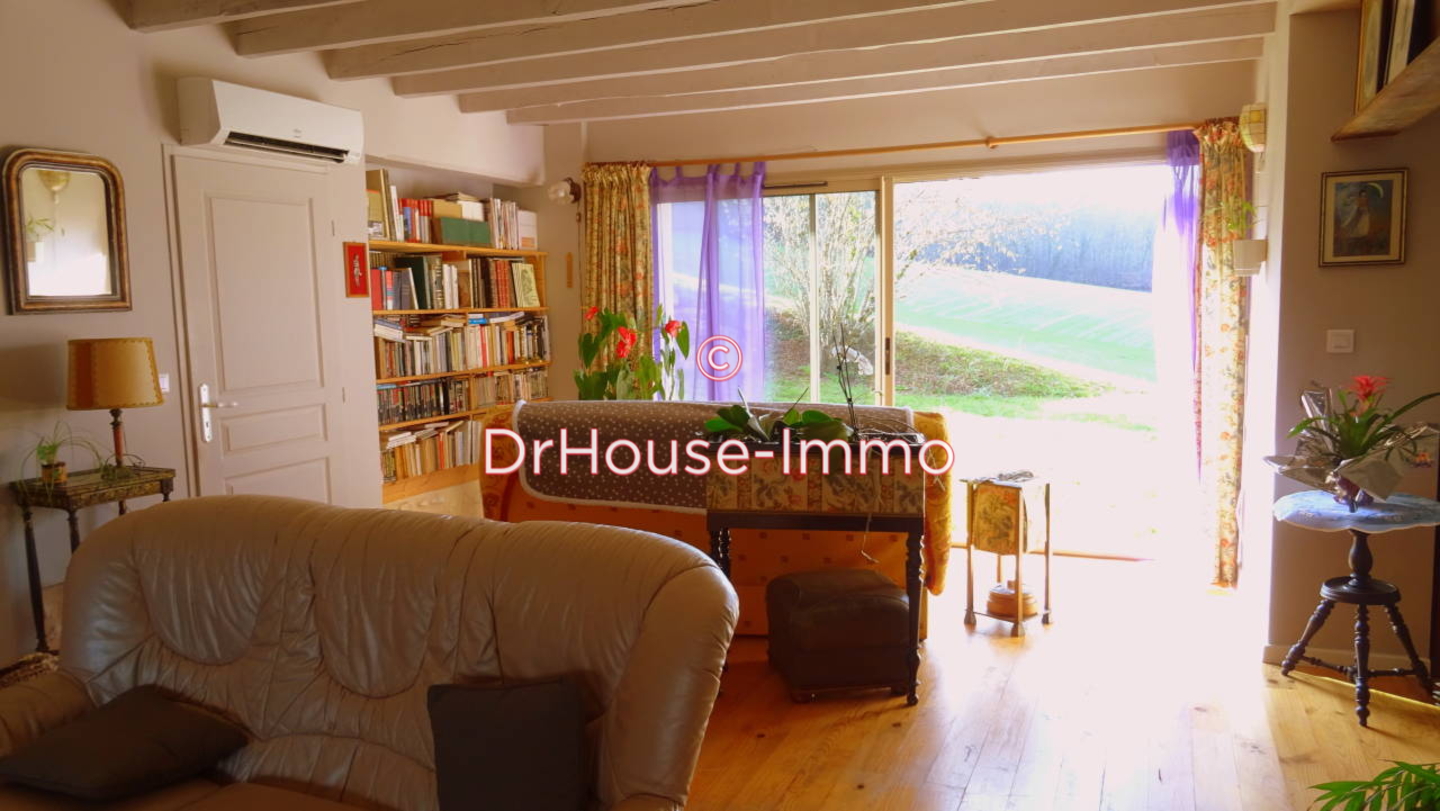 Maison 6 pièces de 206 m² - Neuvic (24190)