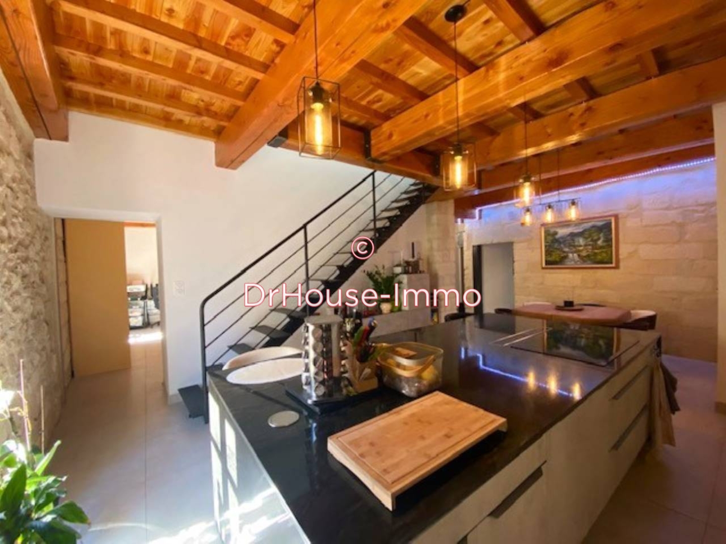 Maison 11 pièces de 270 m² - Uzès (30700)