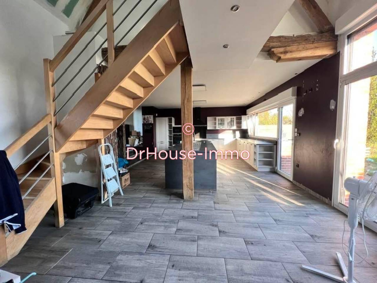 Maison 12 pièces de 280 m² - Escautpont (59278)