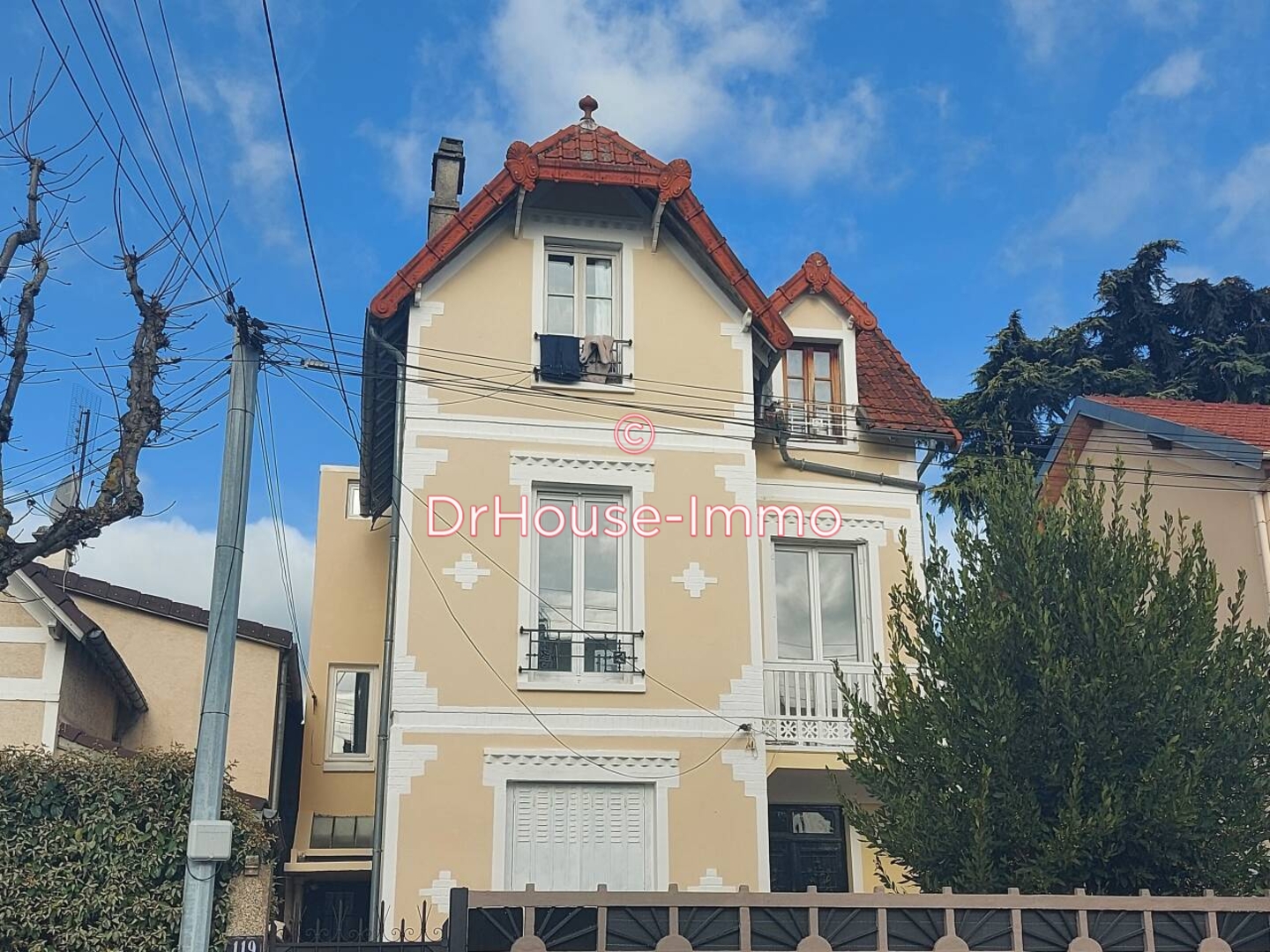 Immeuble de 226 m² - Arnouville (95400)