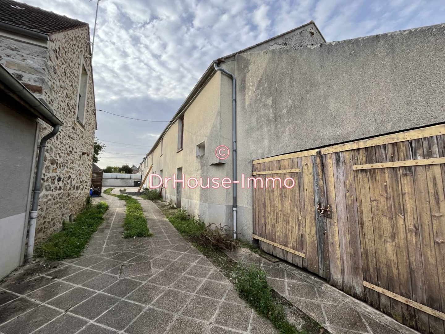 Maison 10 pièces de 300 m² - Fontenailles (77370)