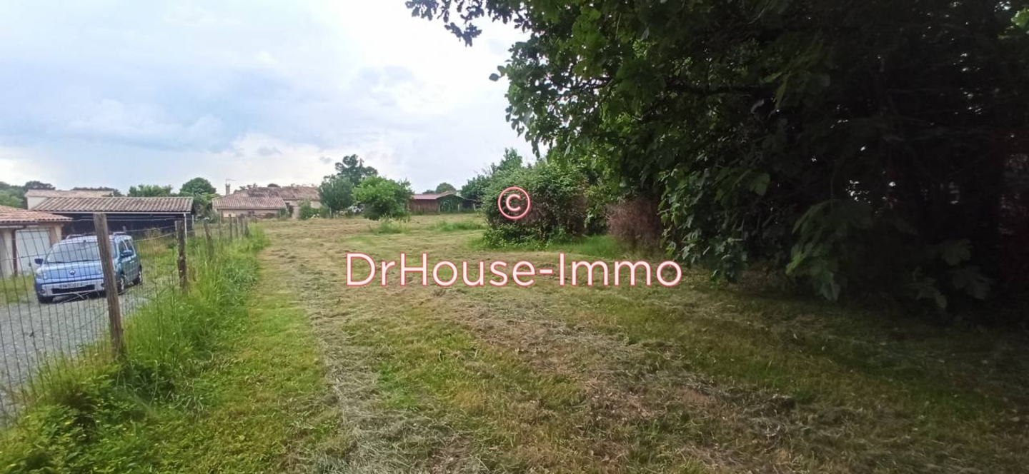 Terrain de 825 m² - Saint-Genès-de-Lombaud (33670)