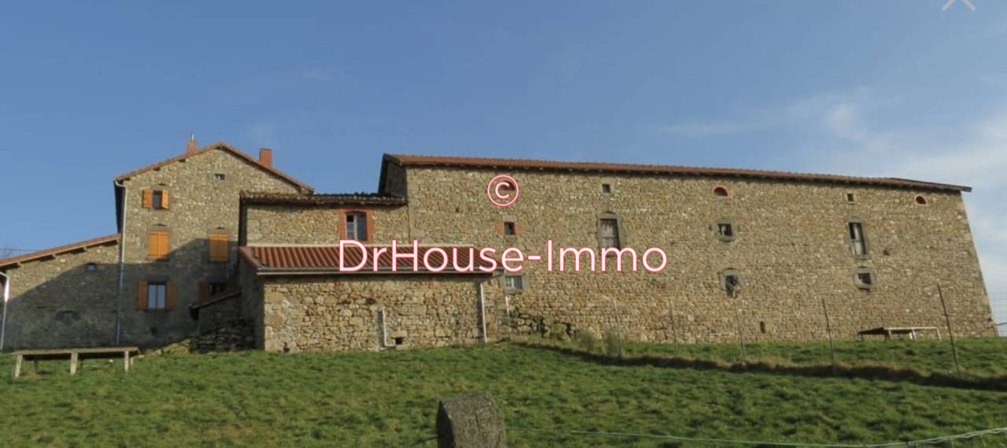 Maison 10 pièces de 240 m² - Josat (43230)