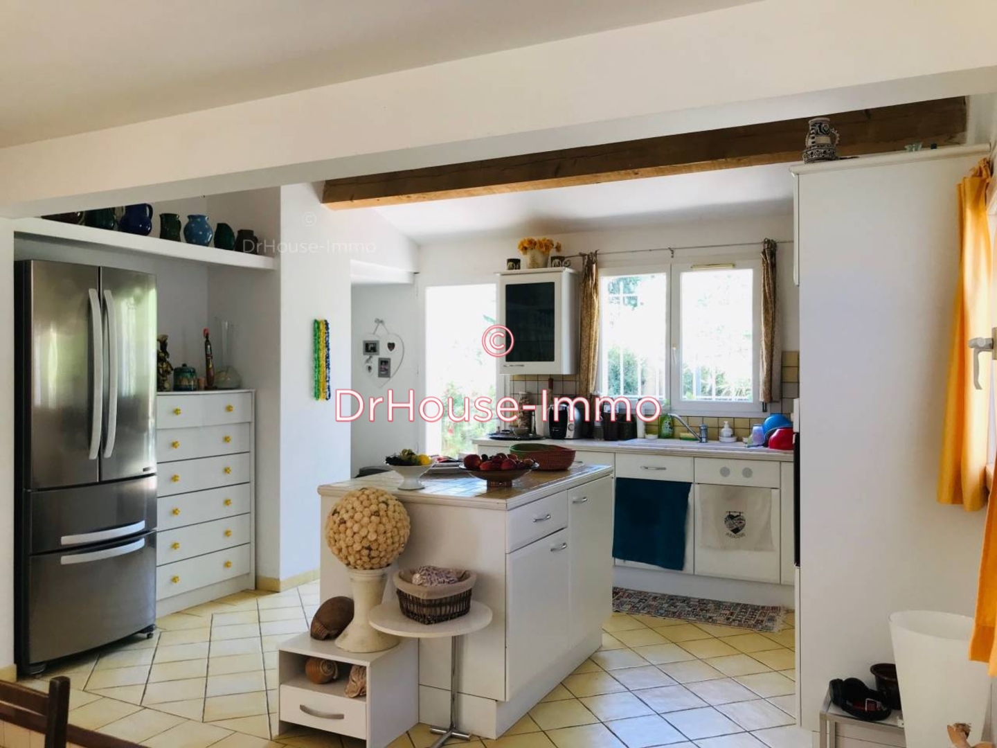 Maison 10 pièces de 320 m² - Saintes-Maries-de-la-Mer (13460)