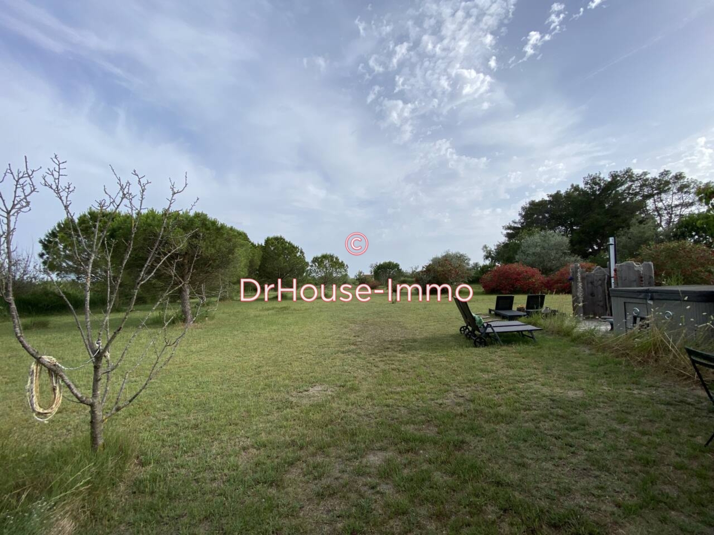 Maison 10 pièces de 320 m² - Saintes-Maries-de-la-Mer (13460)