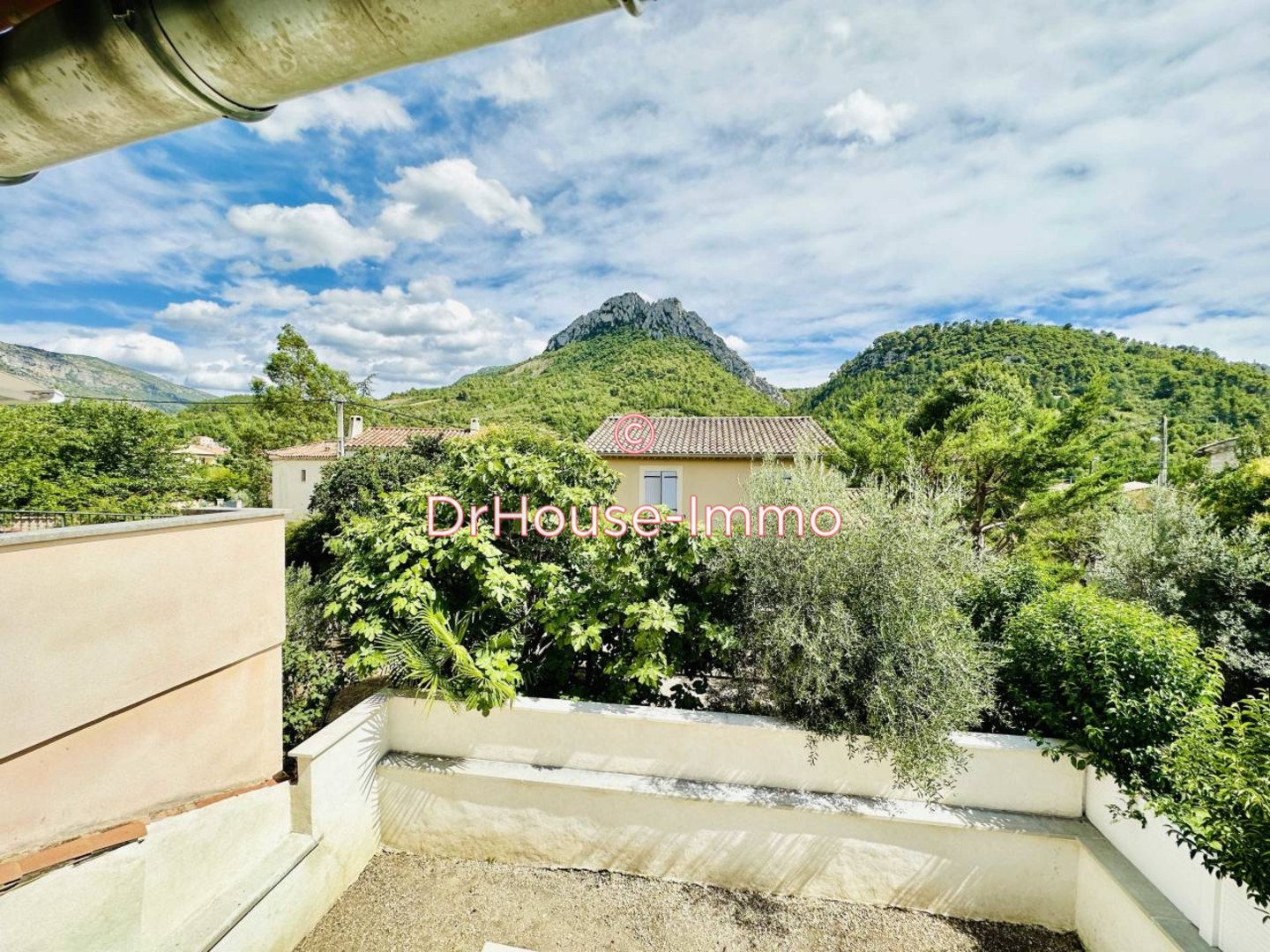 Maison 5 pièces de 143 m² - Buis-les-Baronnies (26170)