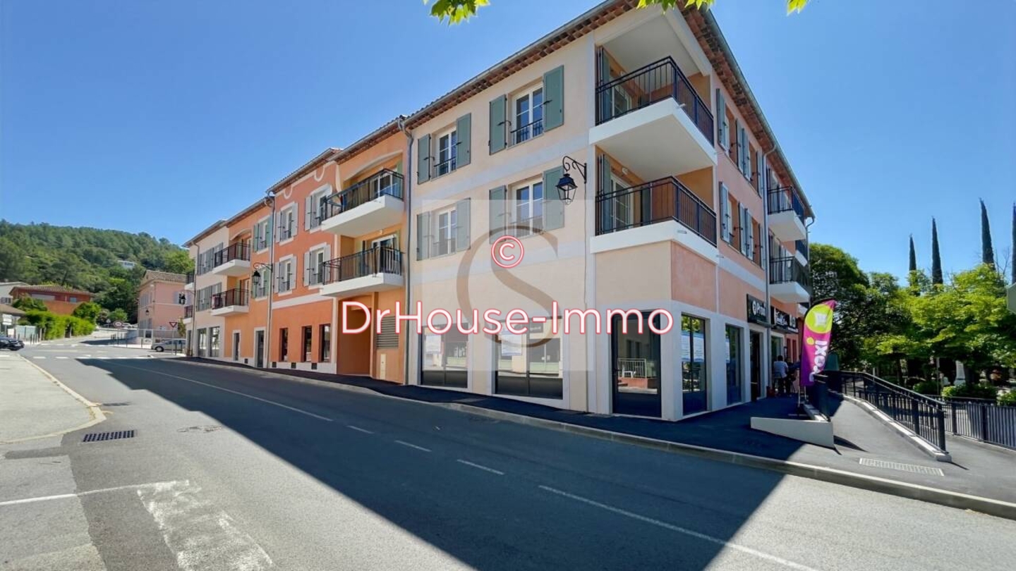 Appartement 3 pièces de 70 m² - Taradeau (83460)