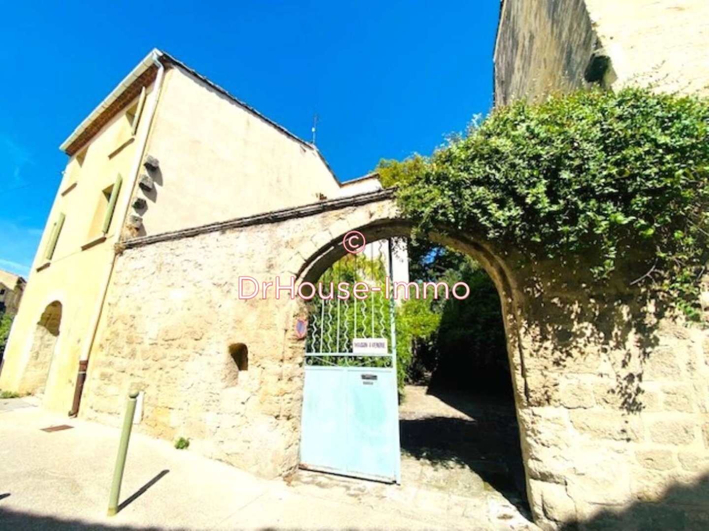 Maison 6 pièces de 150 m² - Uzès (30700)