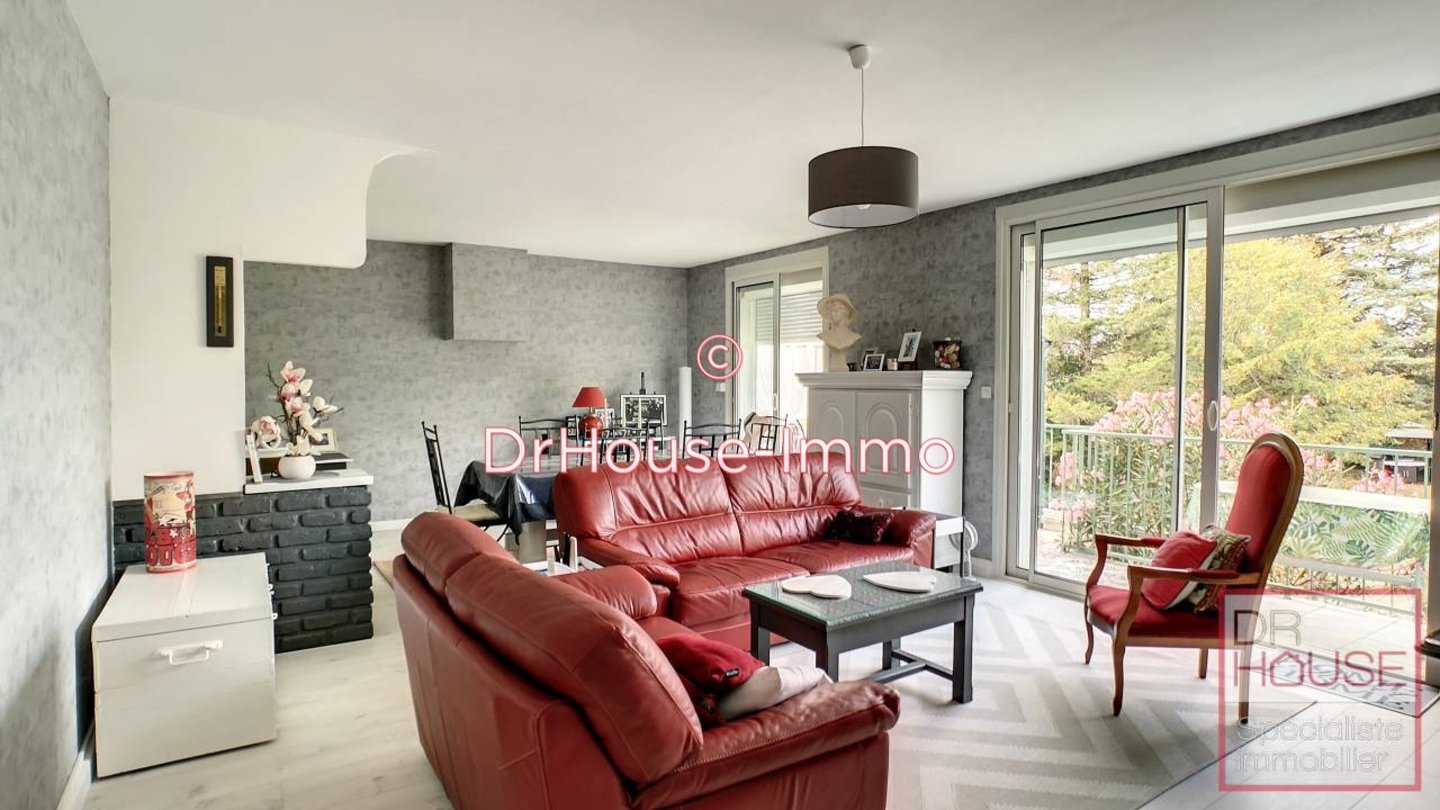 Maison 7 pièces de 190 m² - Lagrave (81150)