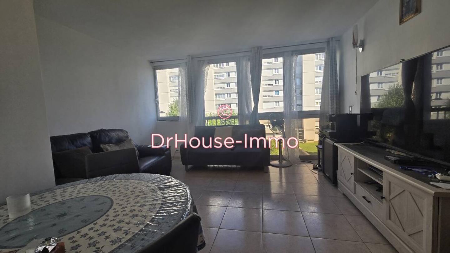 Appartement 4 pièces de 75 m² - Aubervilliers (93300)