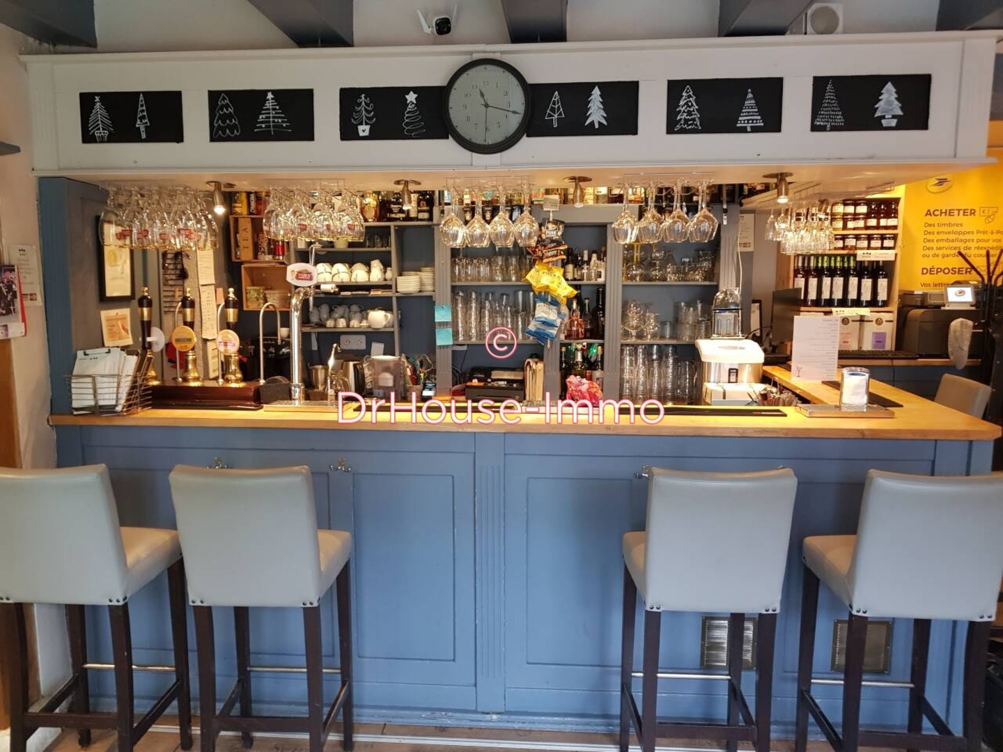 Commerce de 130 m² - Cherval (24320)