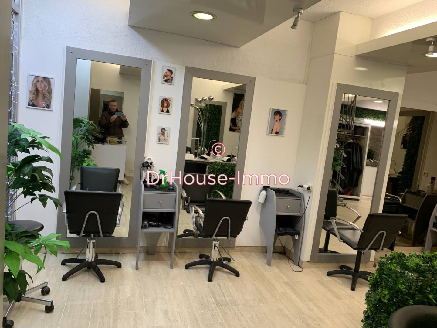 Commerce de 55 m² - Saint-Laurent-du-Var (06700)