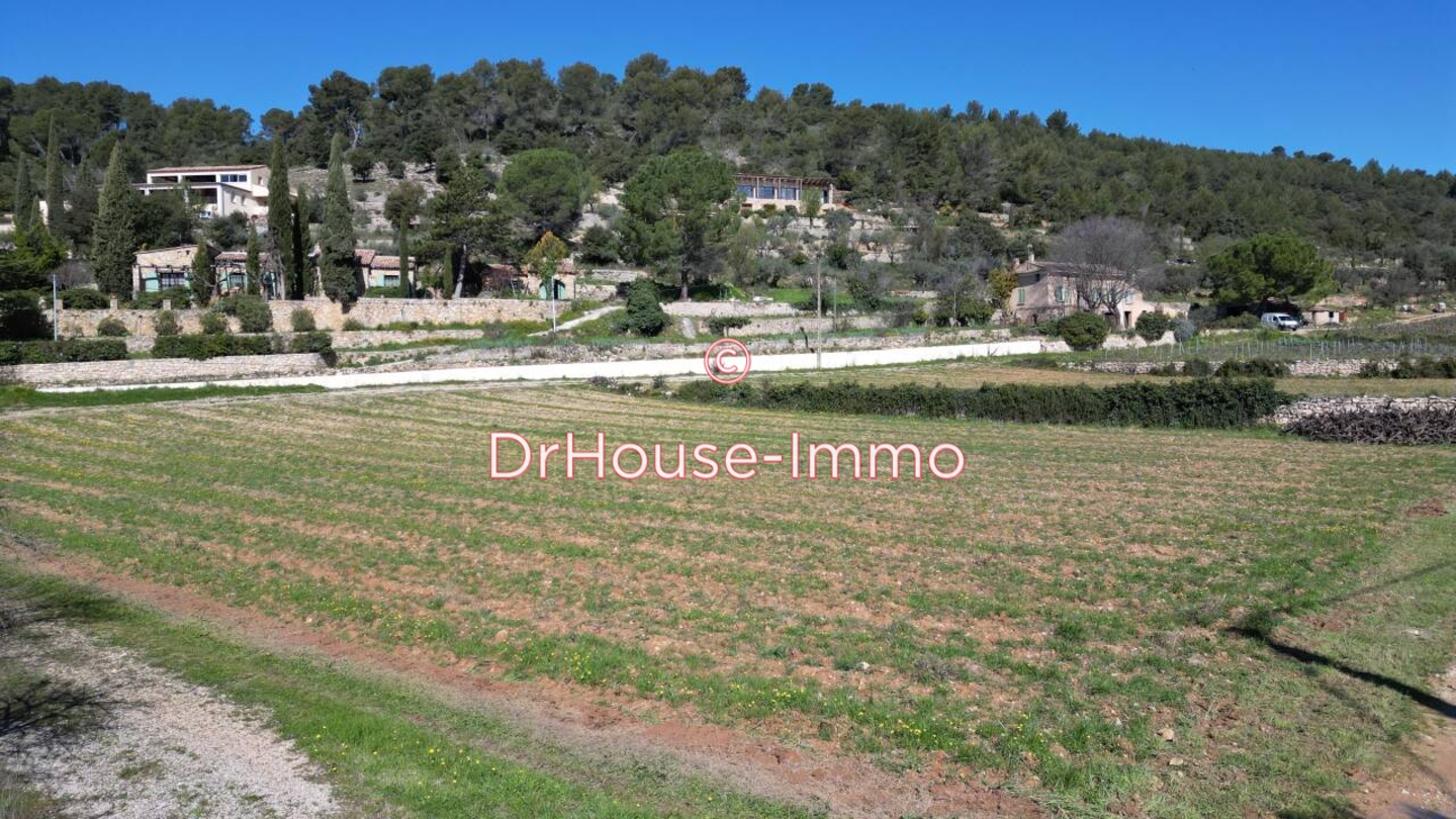 Terrain de 2 896 m² - Cotignac (83570)