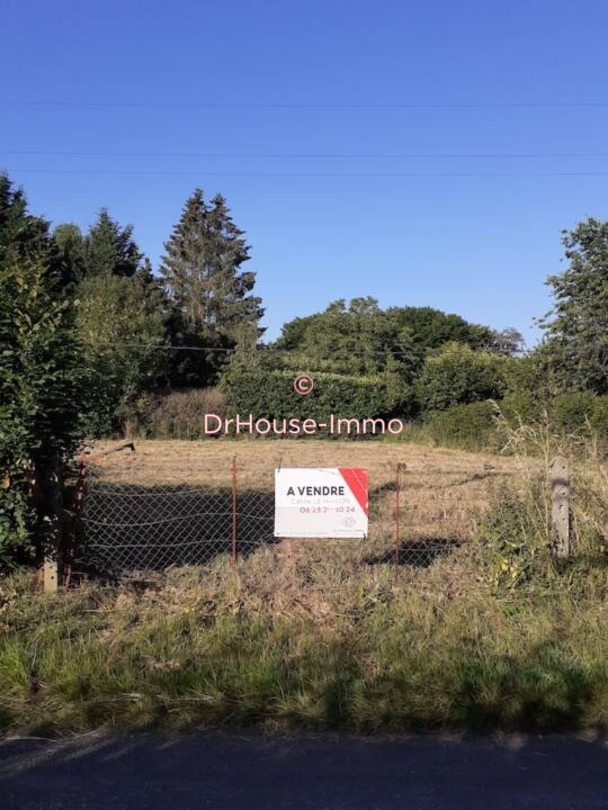 Terrain de 1 800 m² - Beaumont-le-Roger (27170)