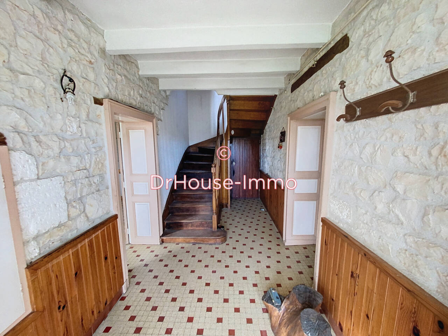 Maison 5 pièces de 148 m² - Vouharte (16330)