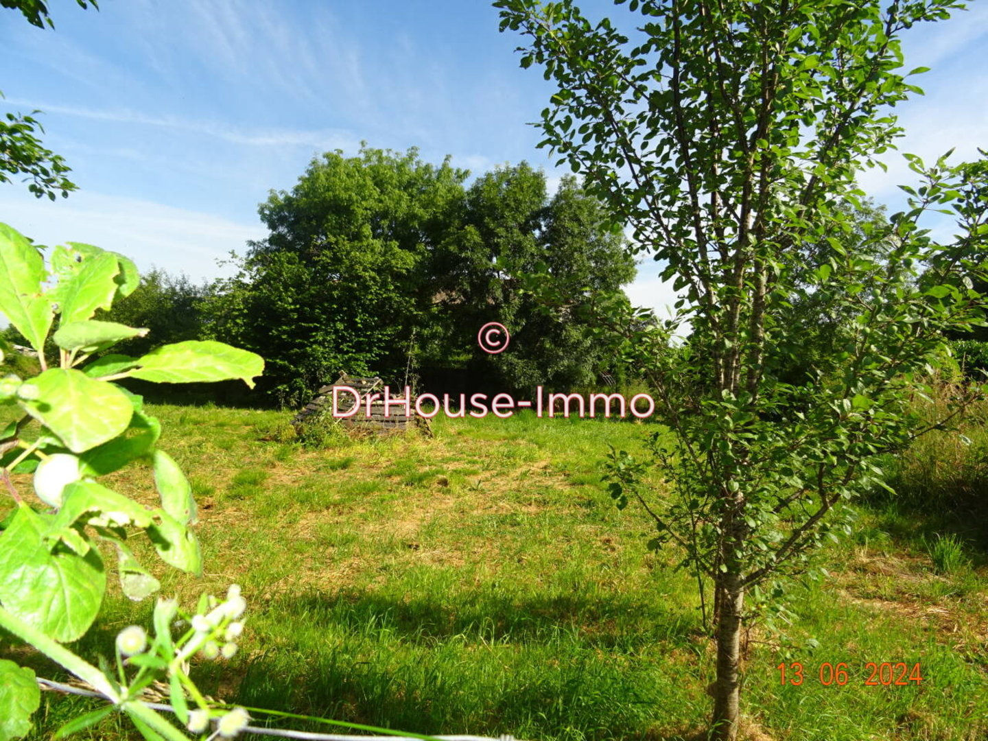 Terrain de 755 m² - Saint-Savin (33920)