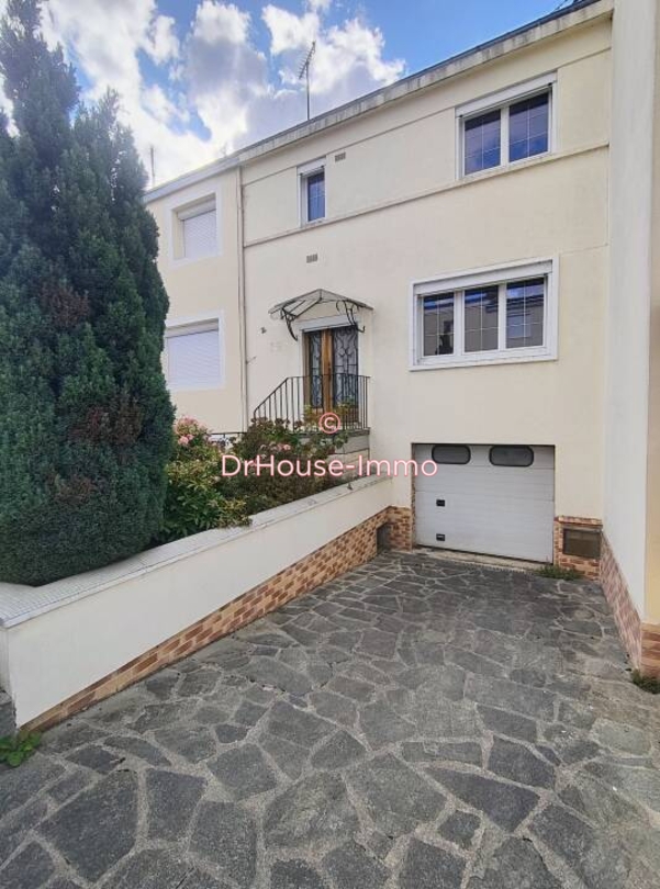 Maison 4 pièces de 82 m² - Louvres (95380)
