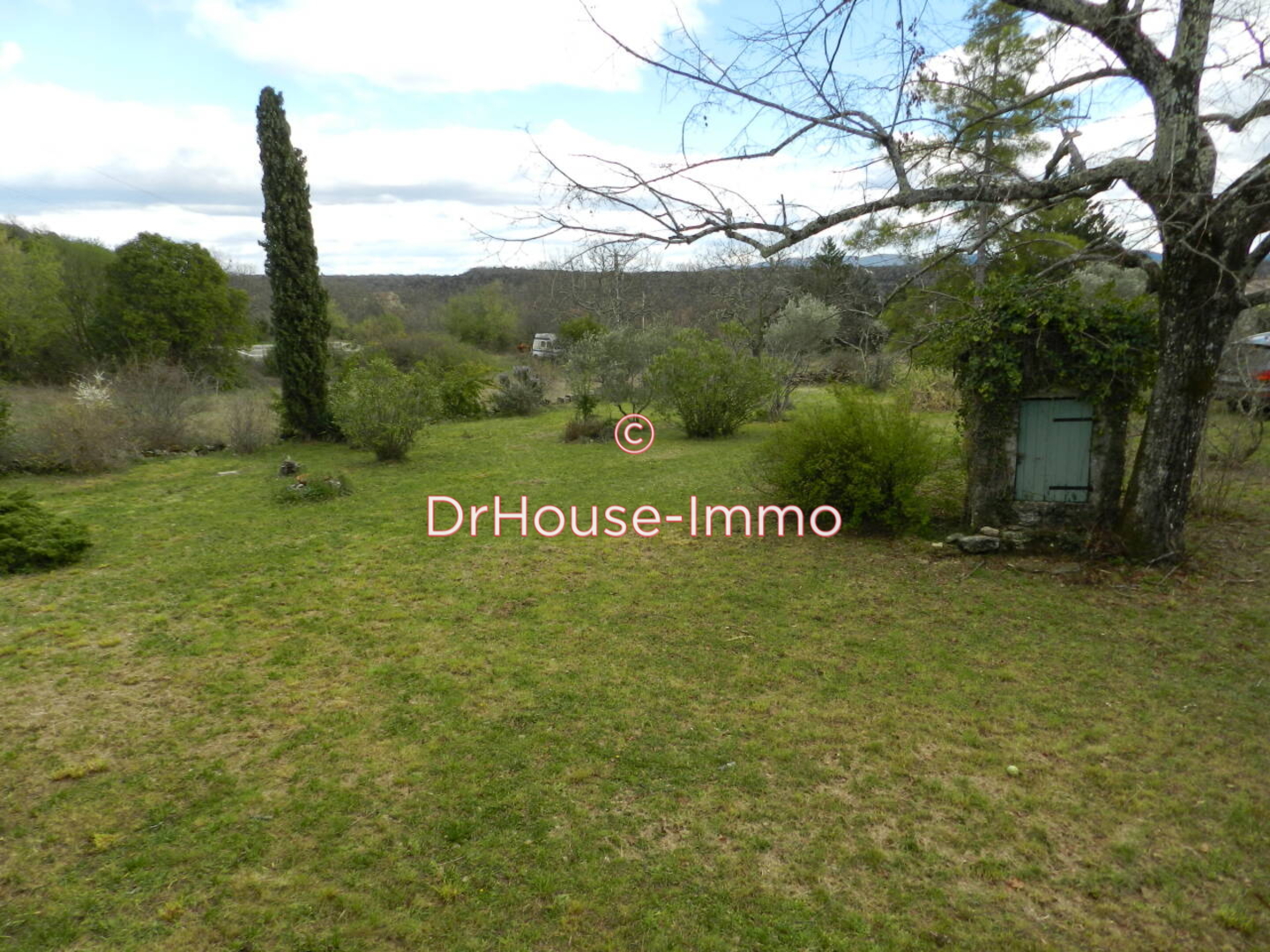 Terrain de 1 900 m² - Assions (07140)