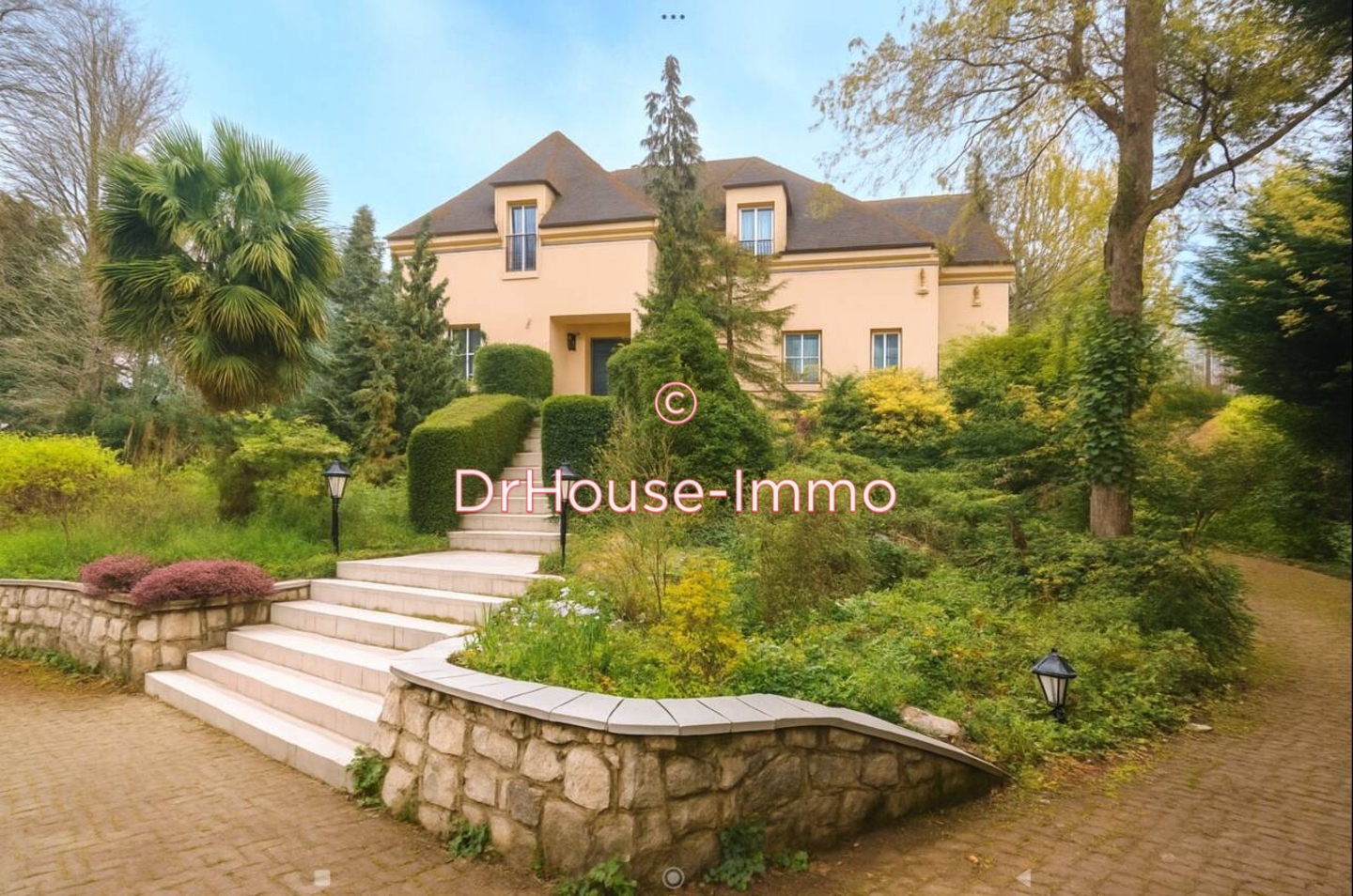 Maison 12 pièces de 600 m² - Louveciennes (78430)