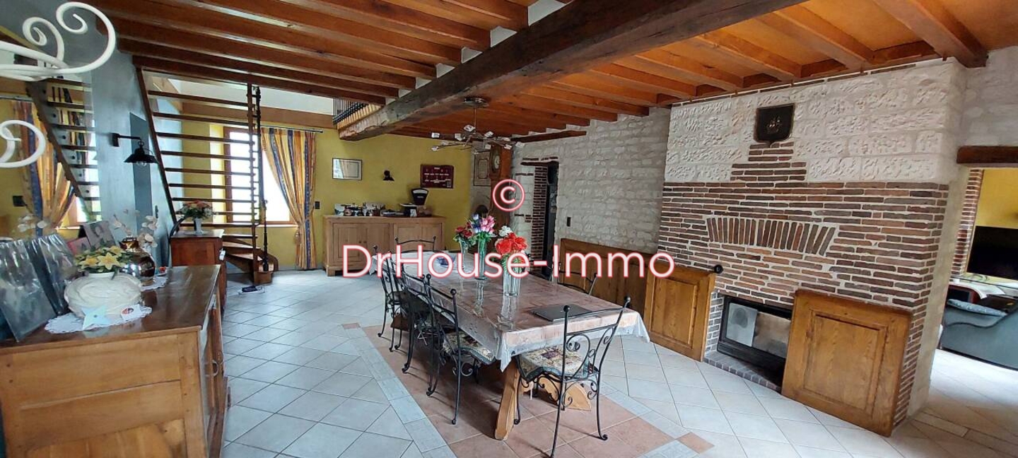 Maison 6 pièces de 198 m² - Eaux-Puiseaux (10130)