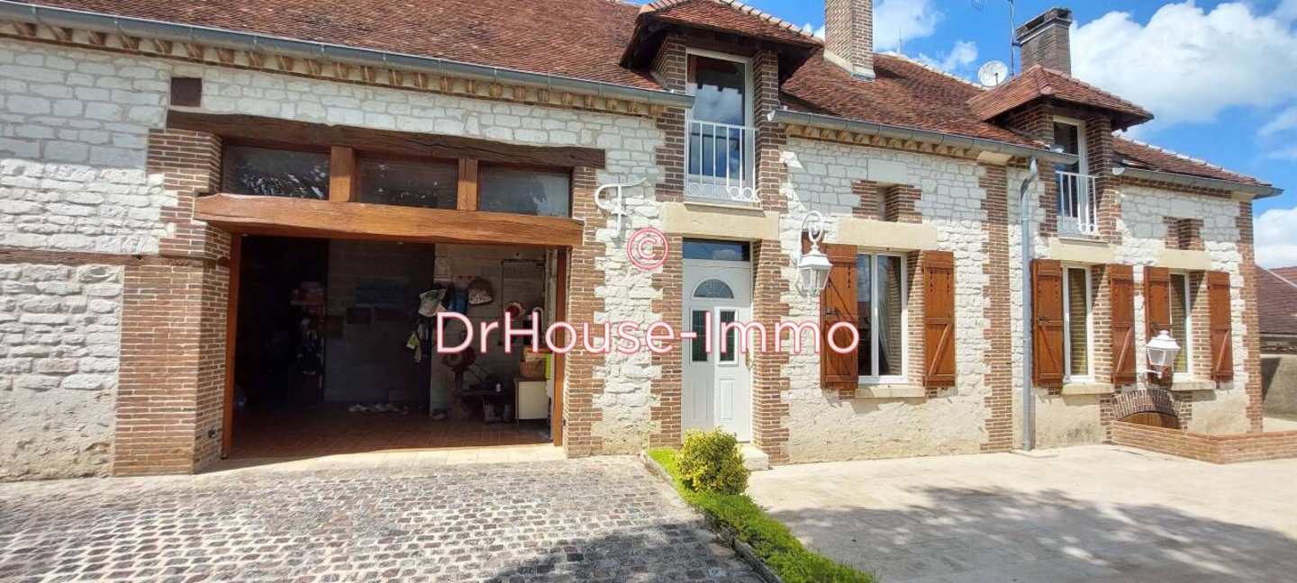 Maison 6 pièces de 198 m² - Eaux-Puiseaux (10130)