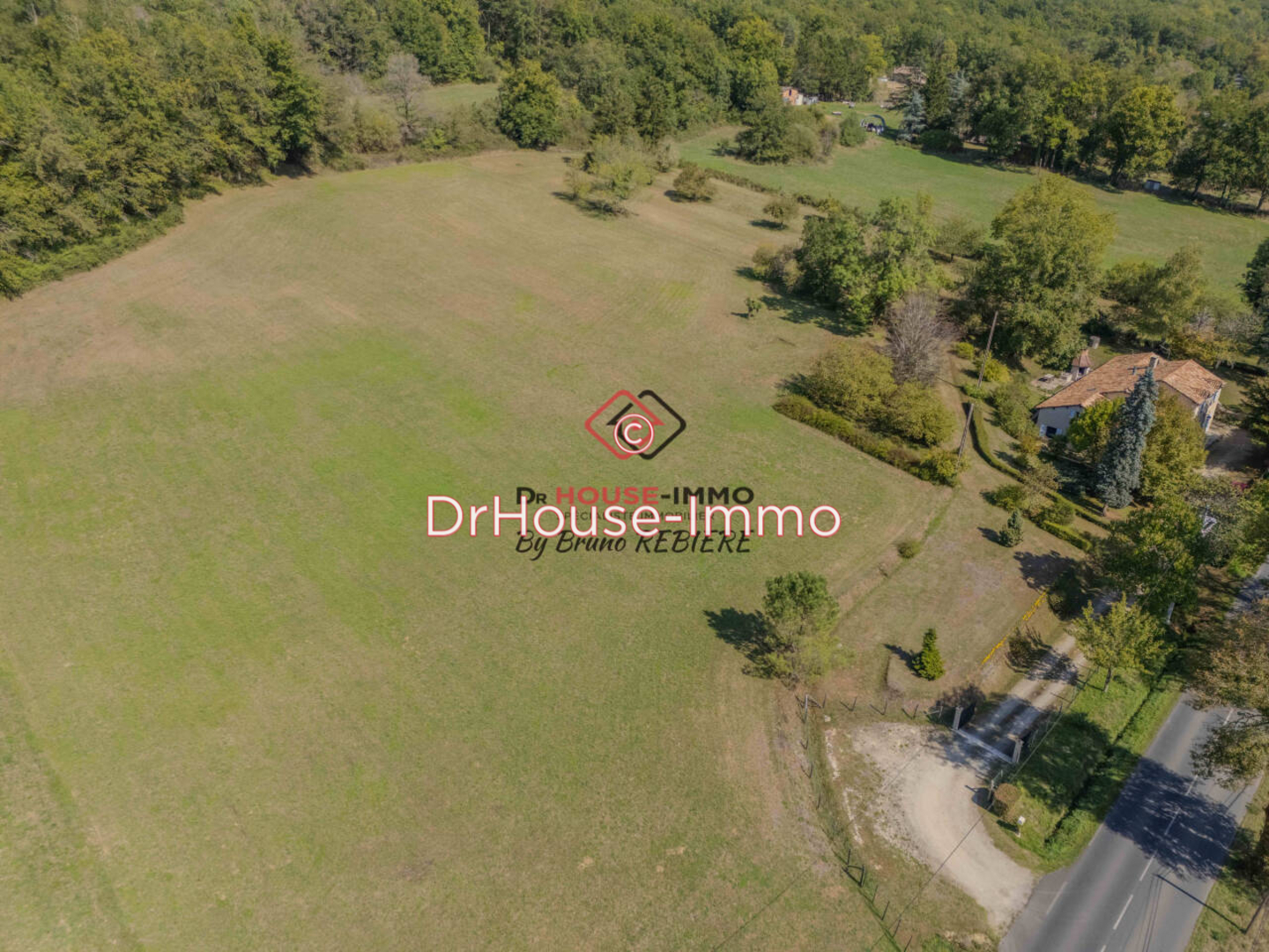 Maison 8 pièces de 260 m² - Thiviers (24800)