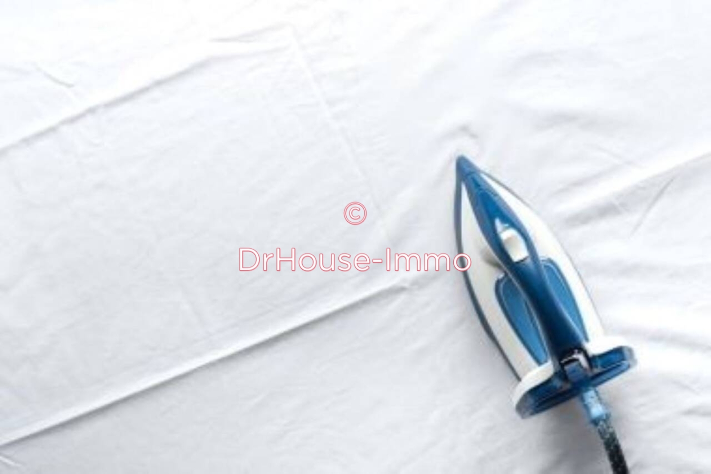 Commerce 4 pièces de 100 m² - Uzès (30700)