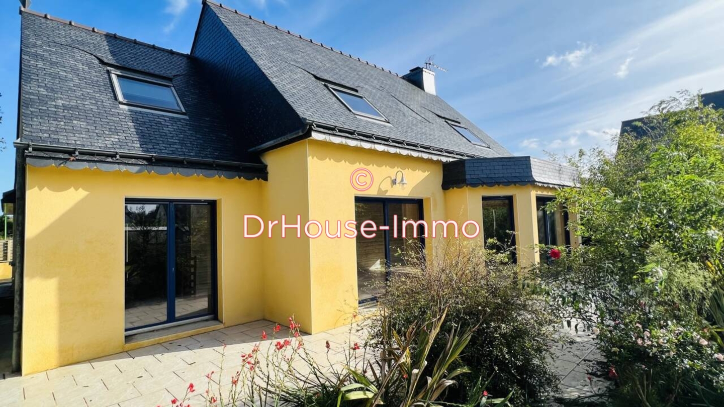 Maison 9 pièces de 180 m² - Sibiril (29250)