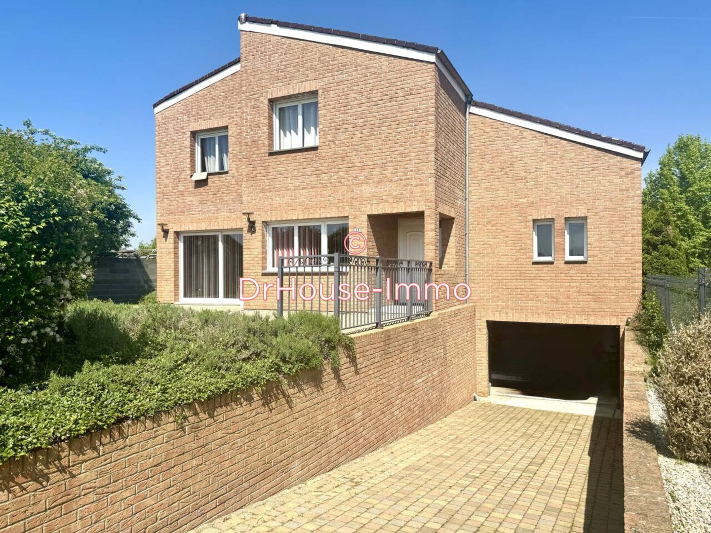 Maison 8 pièces de 185 m² - Saint-Saulve (59880)