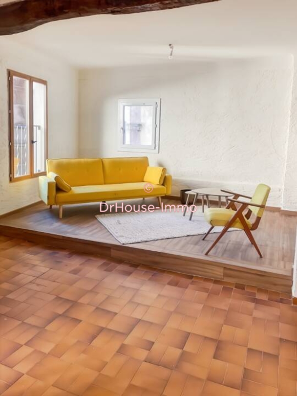 Appartement 3 pièces de 68 m² - Cotignac (83570)