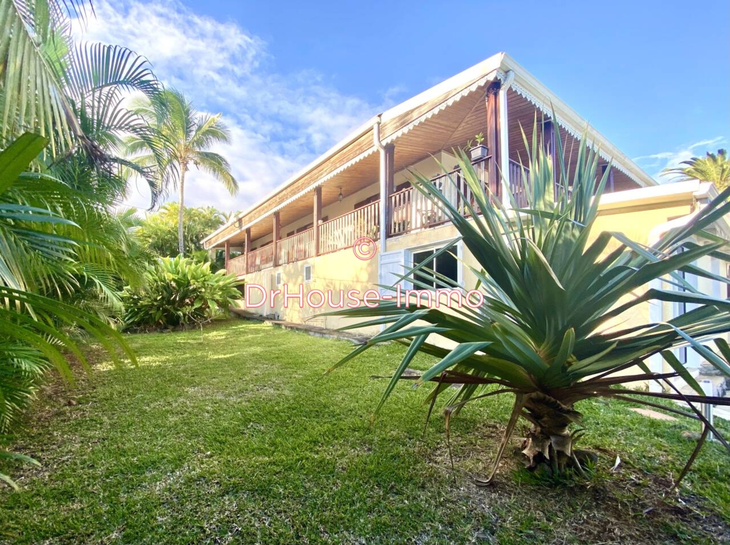 Maison 7 pièces de 145 m² - Étang-Salé (97427)