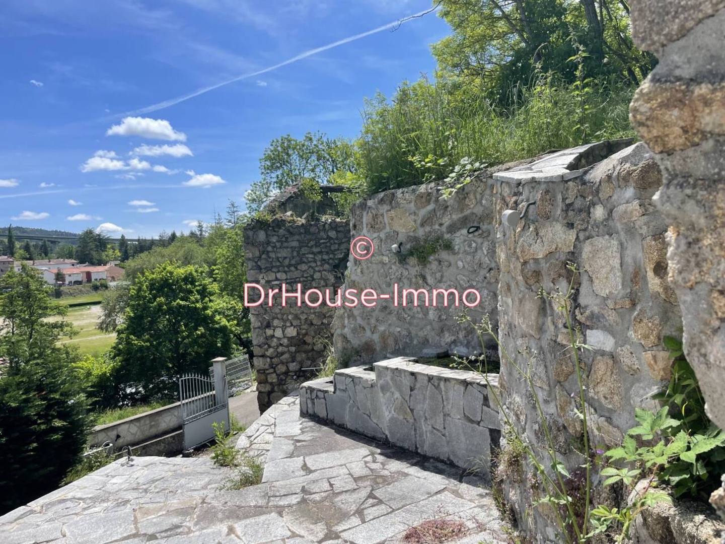 Maison 6 pièces de 160 m² - Pont-Salomon (43330)