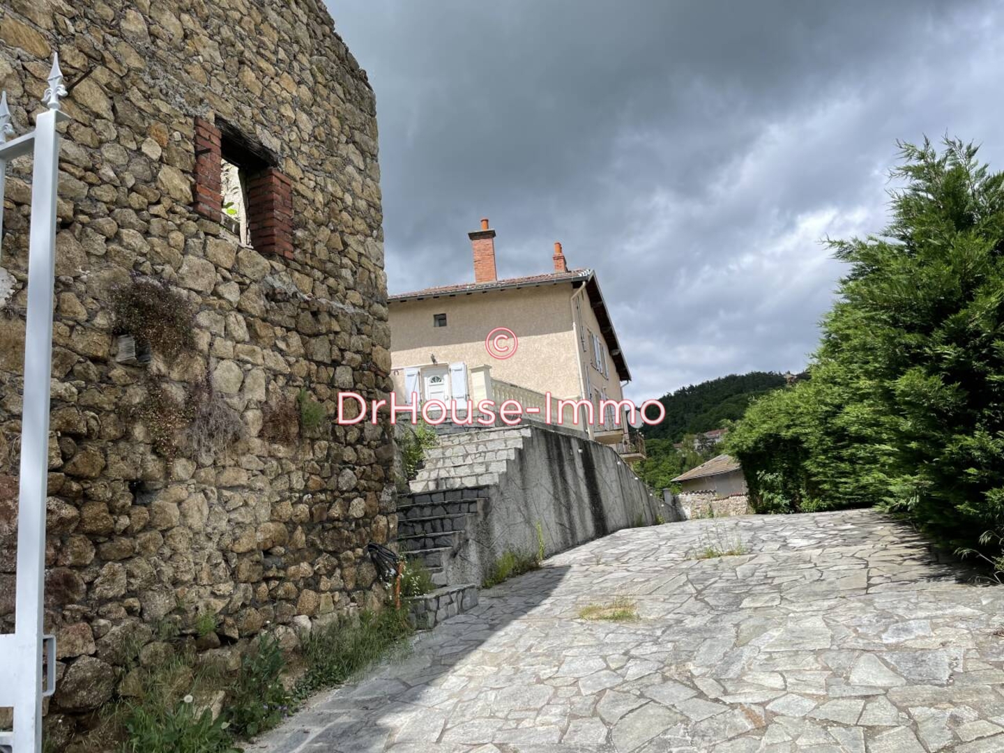 Maison 6 pièces de 160 m² - Pont-Salomon (43330)