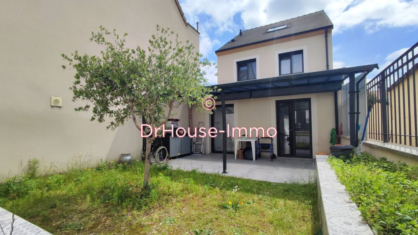 Maison 7 pièces de 140 m² - Houilles (78800)