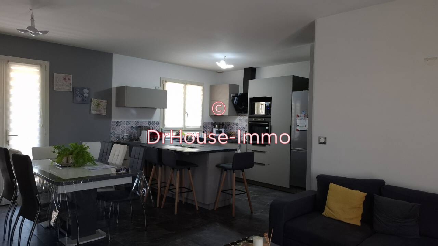 Maison 5 pièces de 100 m² - Ruelle-sur-Touvre (16600)