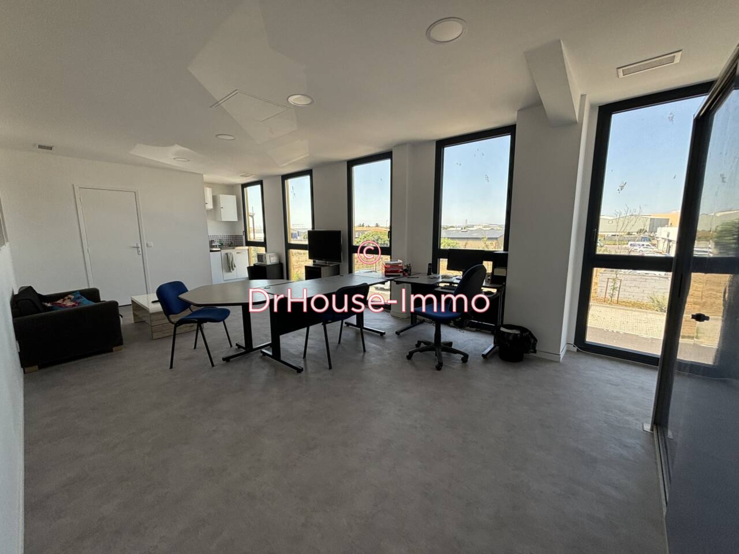 Commerce 2 pièces de 155 m² - Sète (34200)